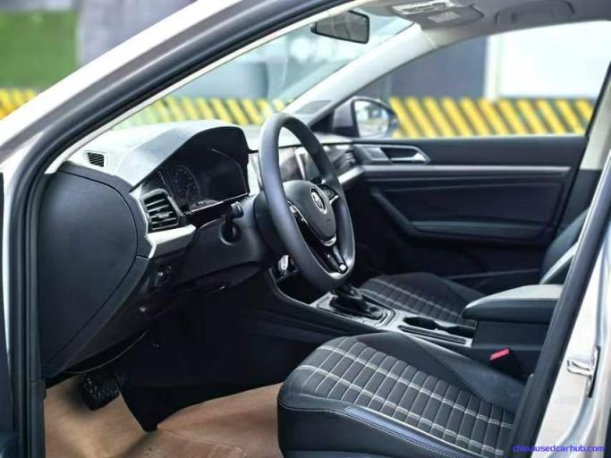 Car Image 9