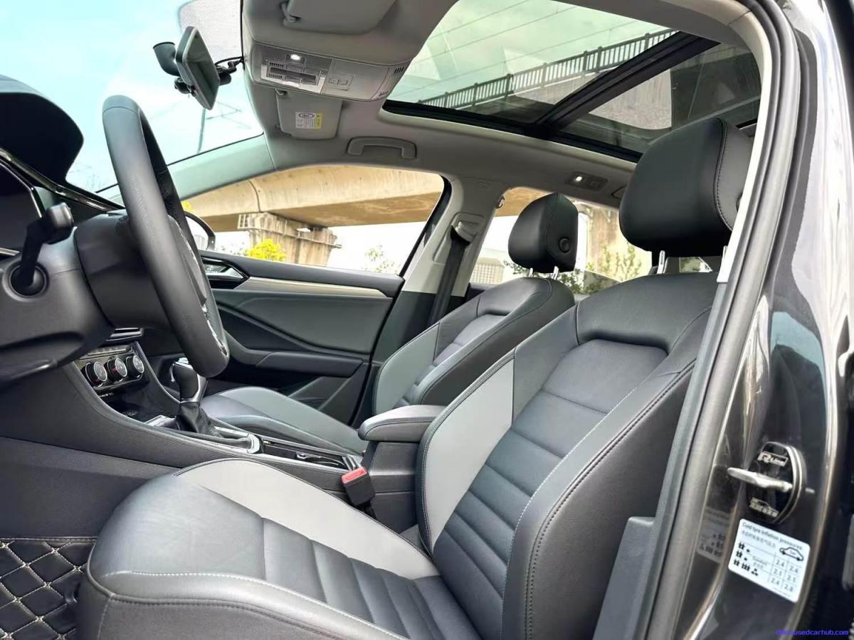 Car Image 10