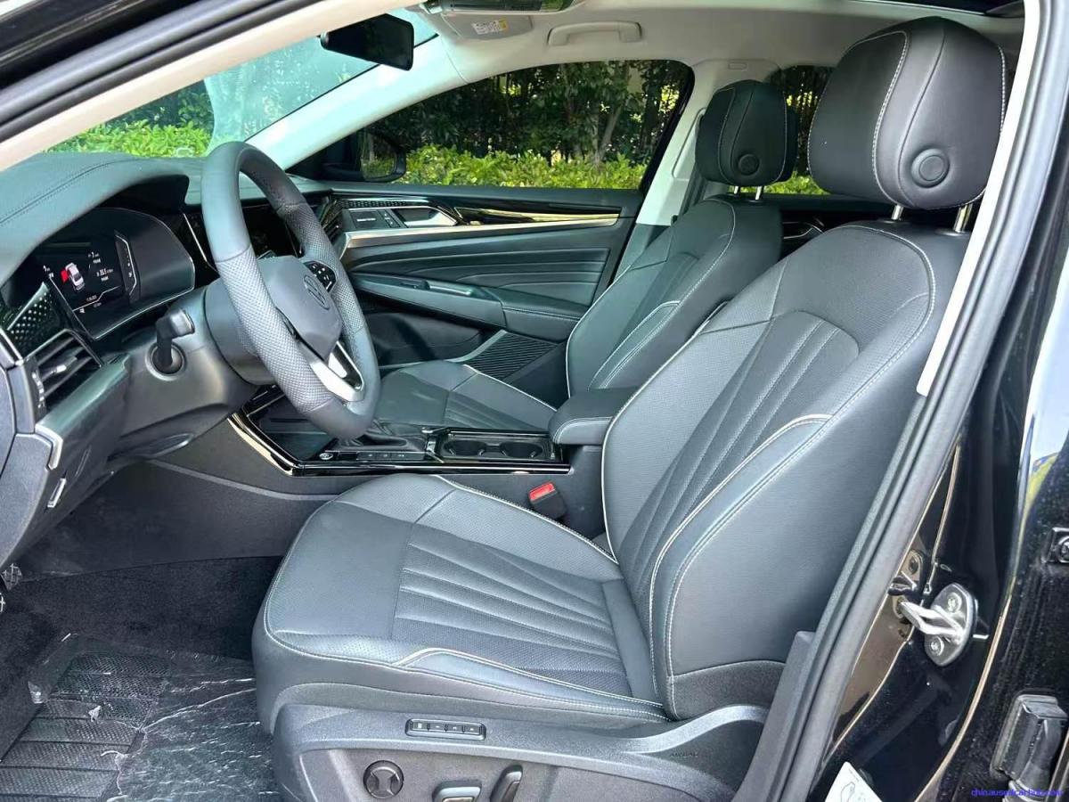 Car Image 10