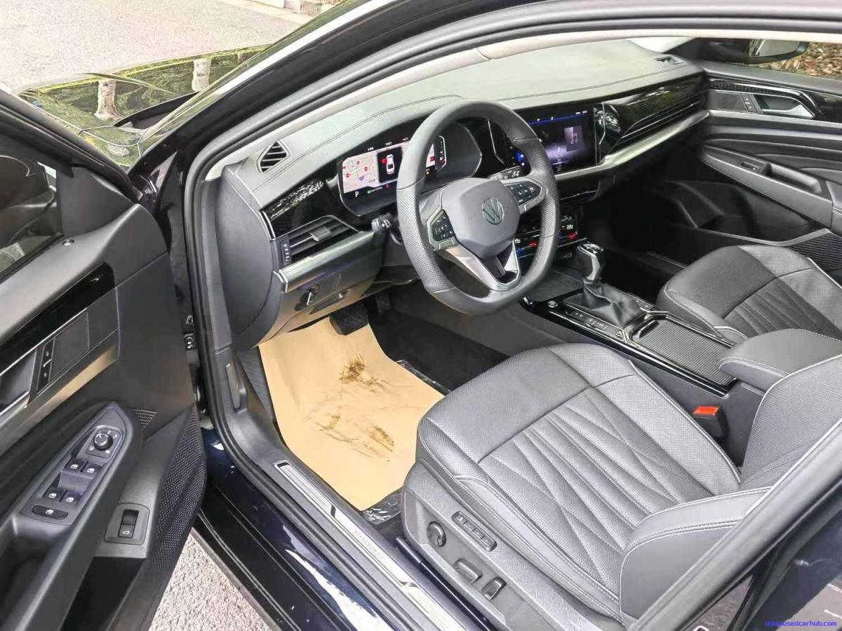 Car Image 10