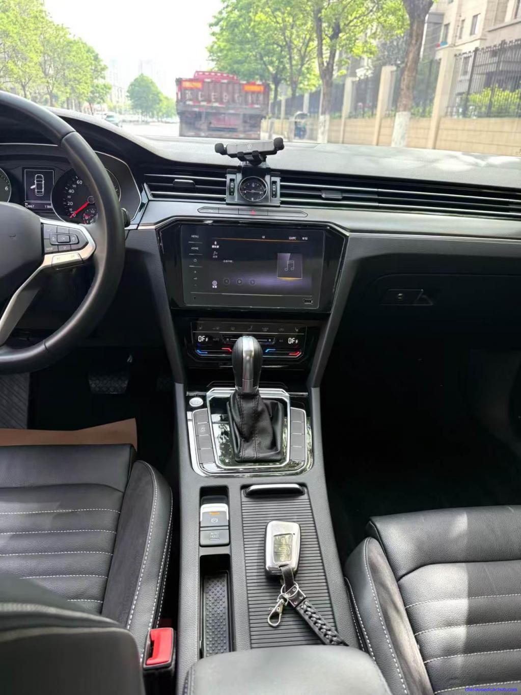 Car Image 8