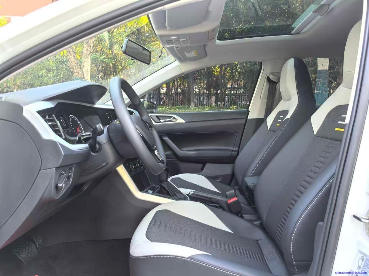 Car Image 10