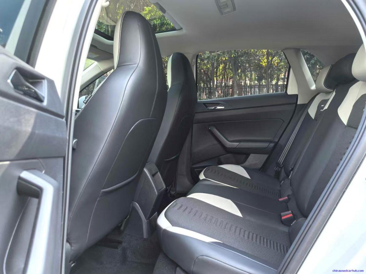 Car Image 9